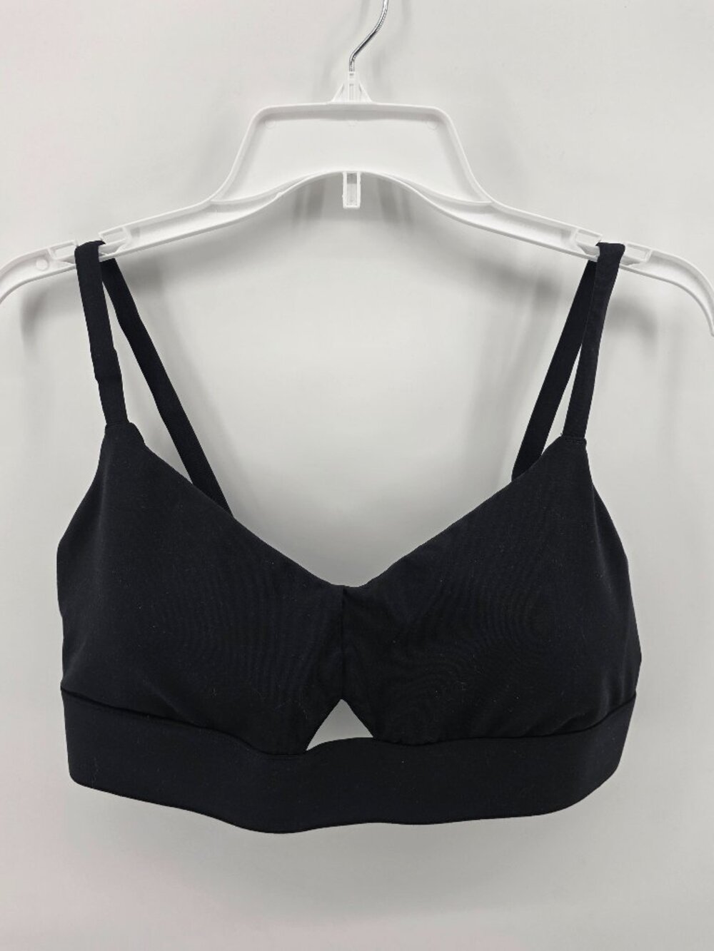 Fabletics Black Wireless Bralette – Fits L – Double Strap‎ V-Neck